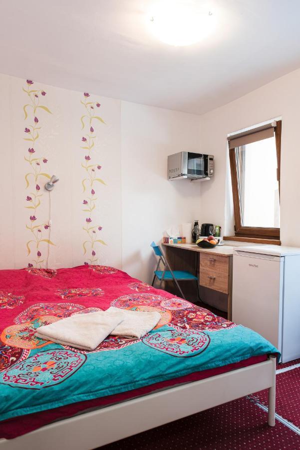 Center Walking Apartment And Room Bukarest Exterior foto